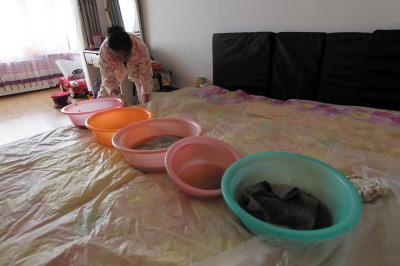 茶陵楼上漏水，住户失联，小区没物管，业主维权难！律师来支招……